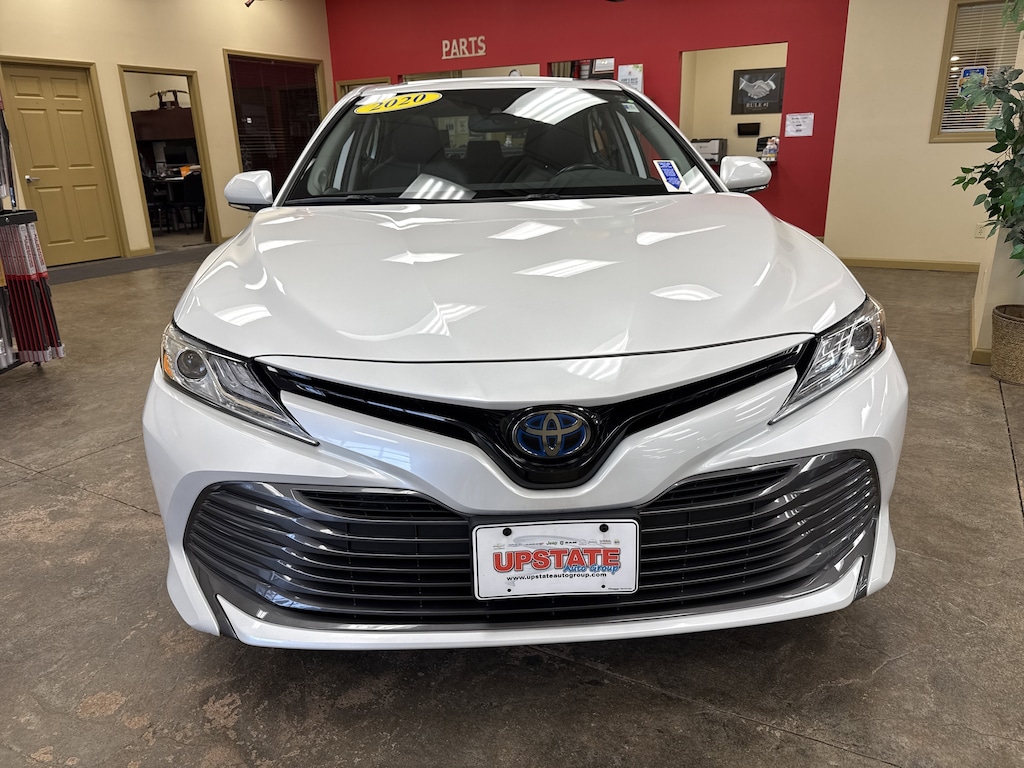 Used 2020 Toyota Camry Hybrid XLE Sedan