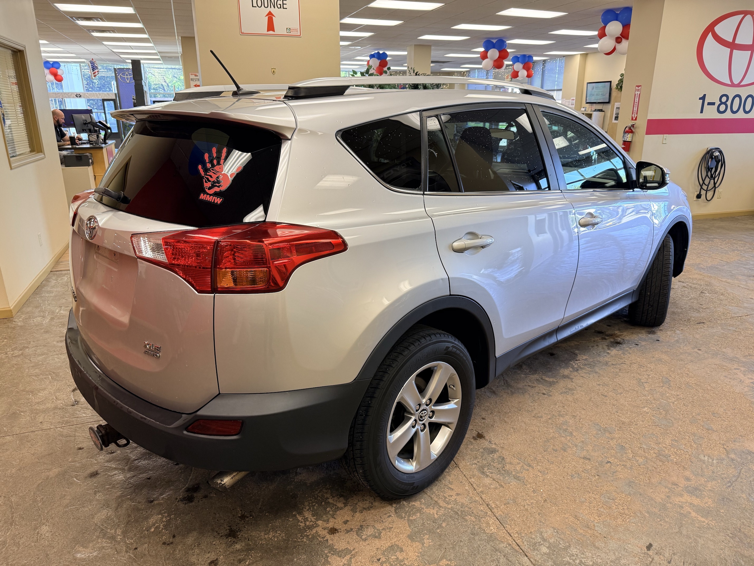 2015 Toyota RAV4 XLE - Photo 10