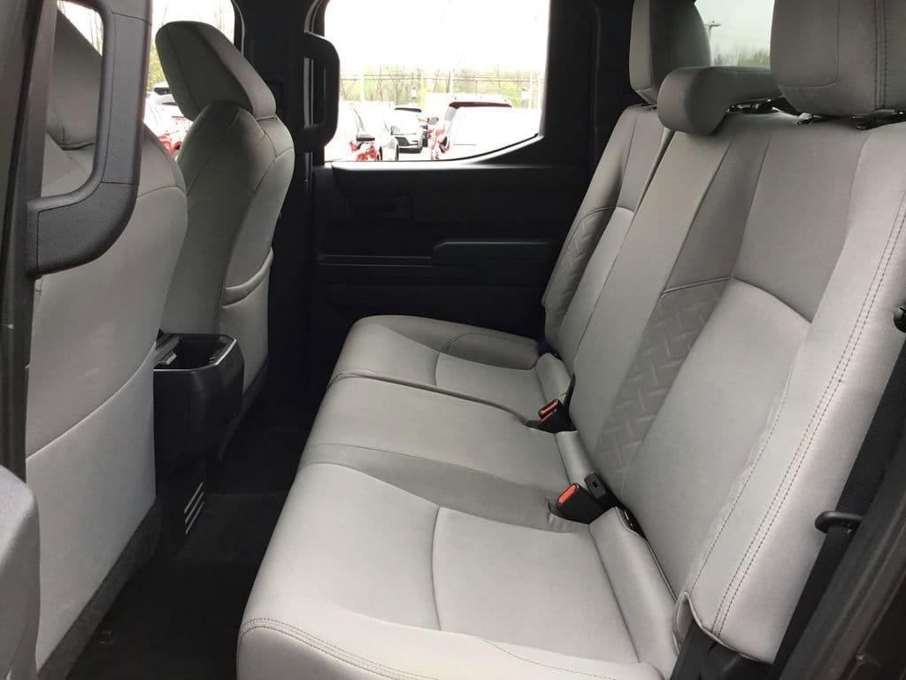 2025 Toyota Tacoma SR5 - Photo 16