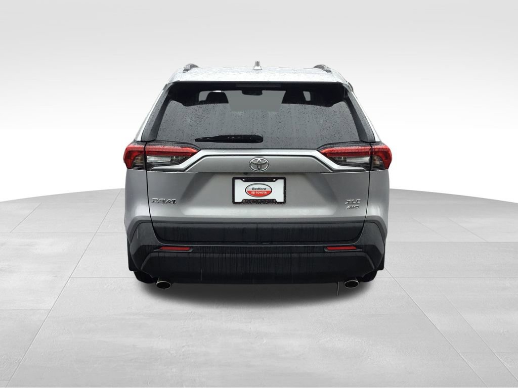 2023 Toyota RAV4 XLE photo 3