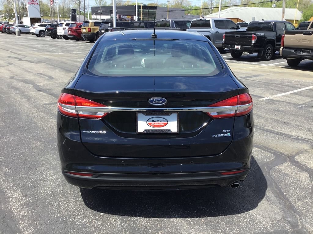 Used 2018 Ford Fusion Hybrid SE Sedan