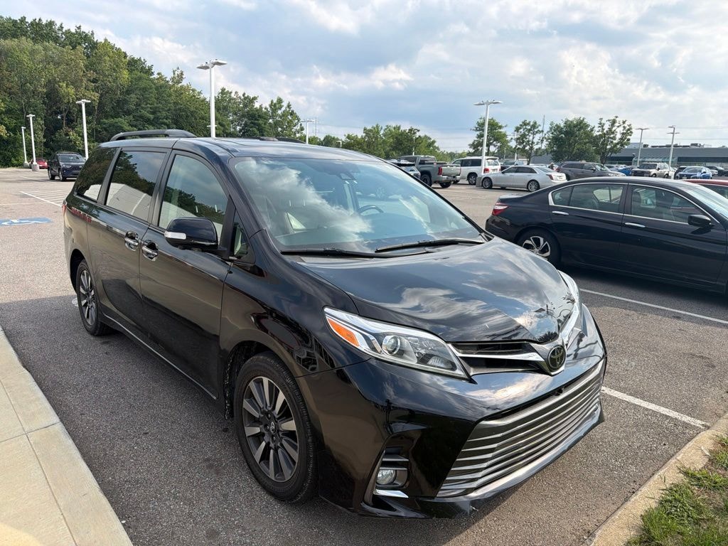Used 2018 Toyota Sienna Limited Premium Van Passenger Van