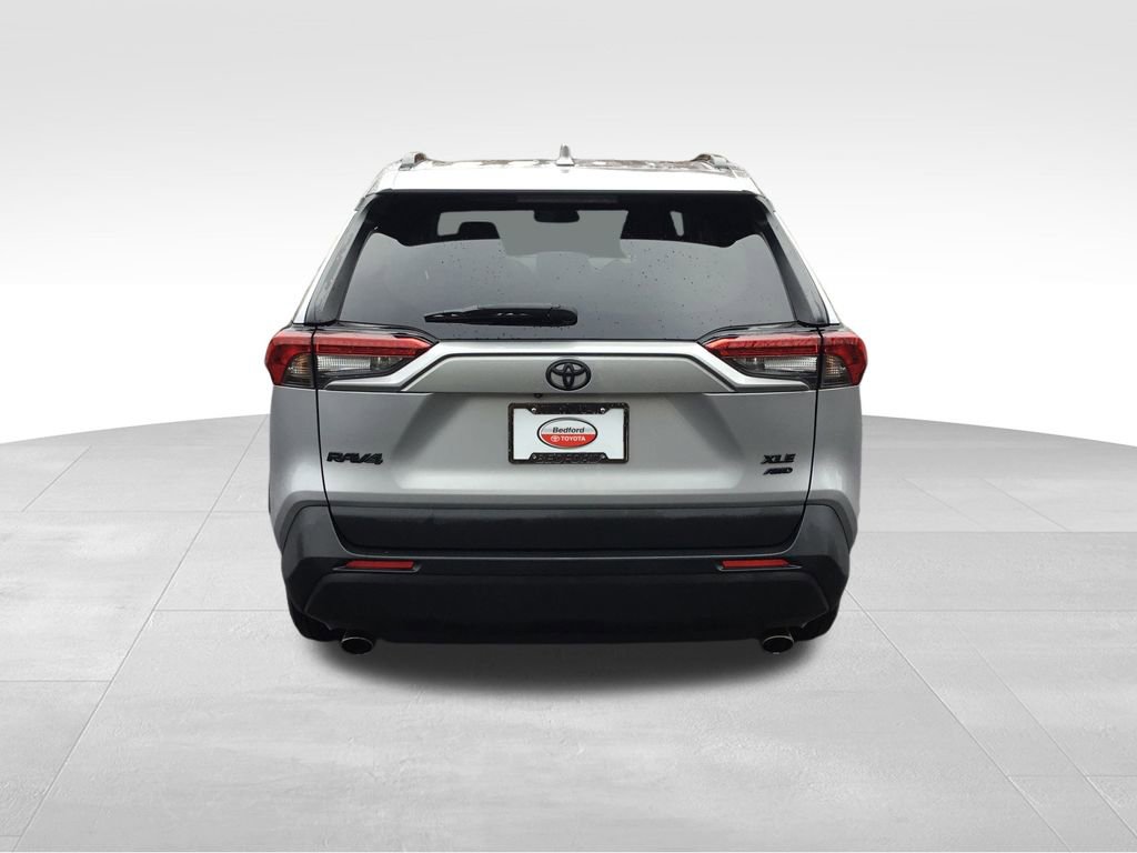 2023 Toyota RAV4 XLE photo 2