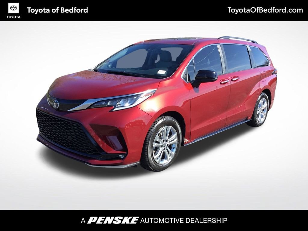 2022 Toyota Sienna Van Passenger Van 