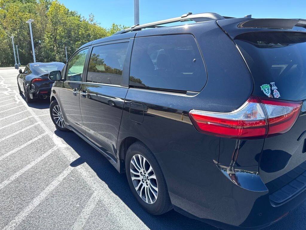 Used 2018 Toyota Sienna XLE Premium Van Passenger Van