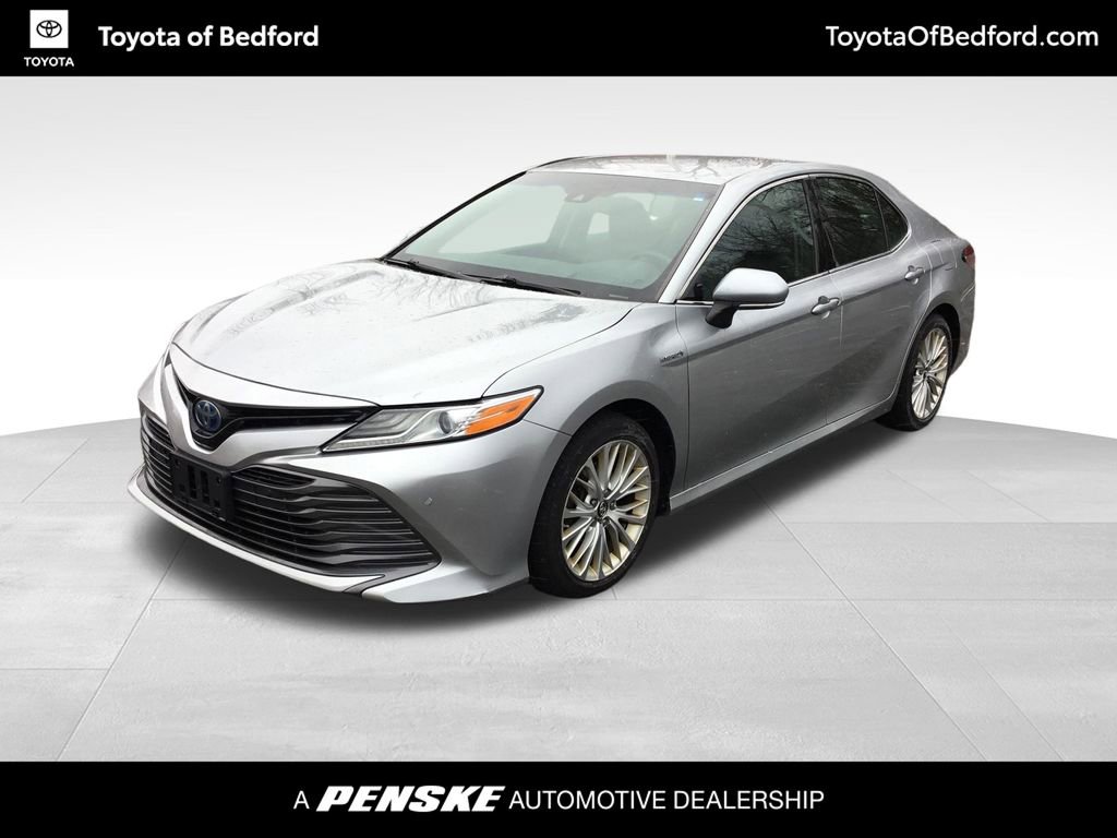 2018 Toyota Camry XLE Hybrid's photo