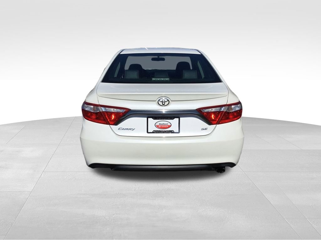 Used 2016 Toyota Camry SE Sedan