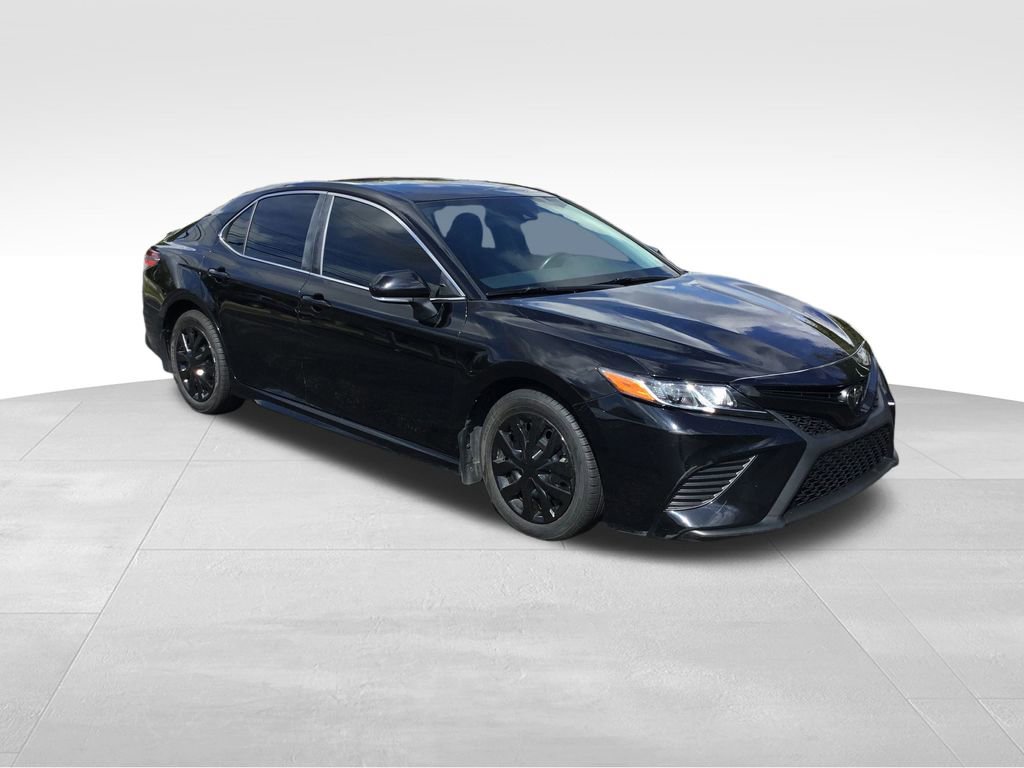 2020 Toyota Camry SE photo 2