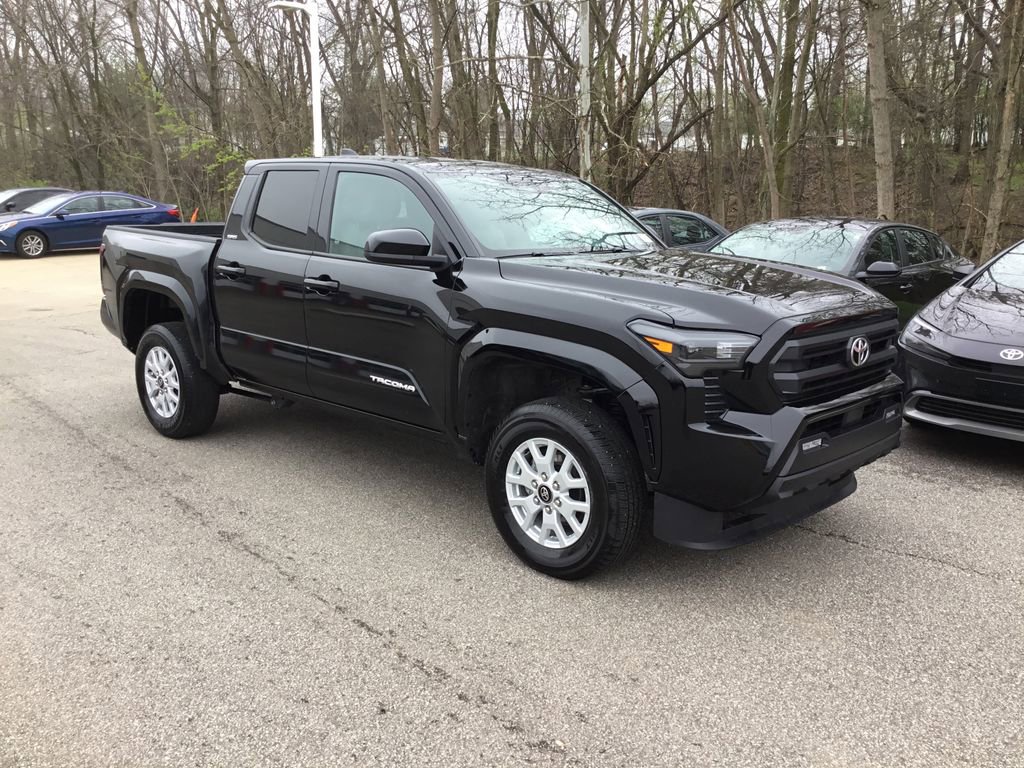 2025 Toyota Tacoma SR5 - Photo 7