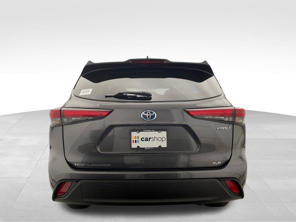 2022 Toyota Highlander Hybrid XLE photo 4