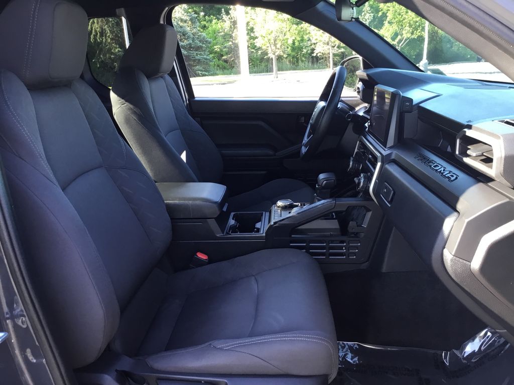 2025 Toyota Tacoma SR - Photo 13