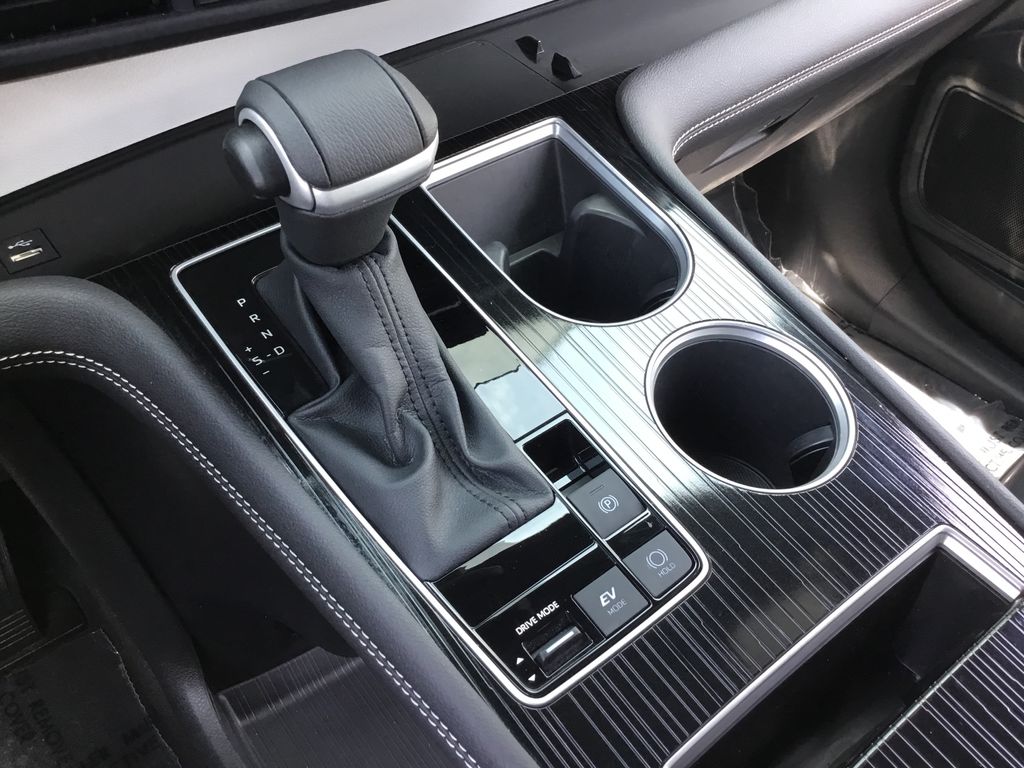 2025 Toyota Sienna XSE - Photo 25