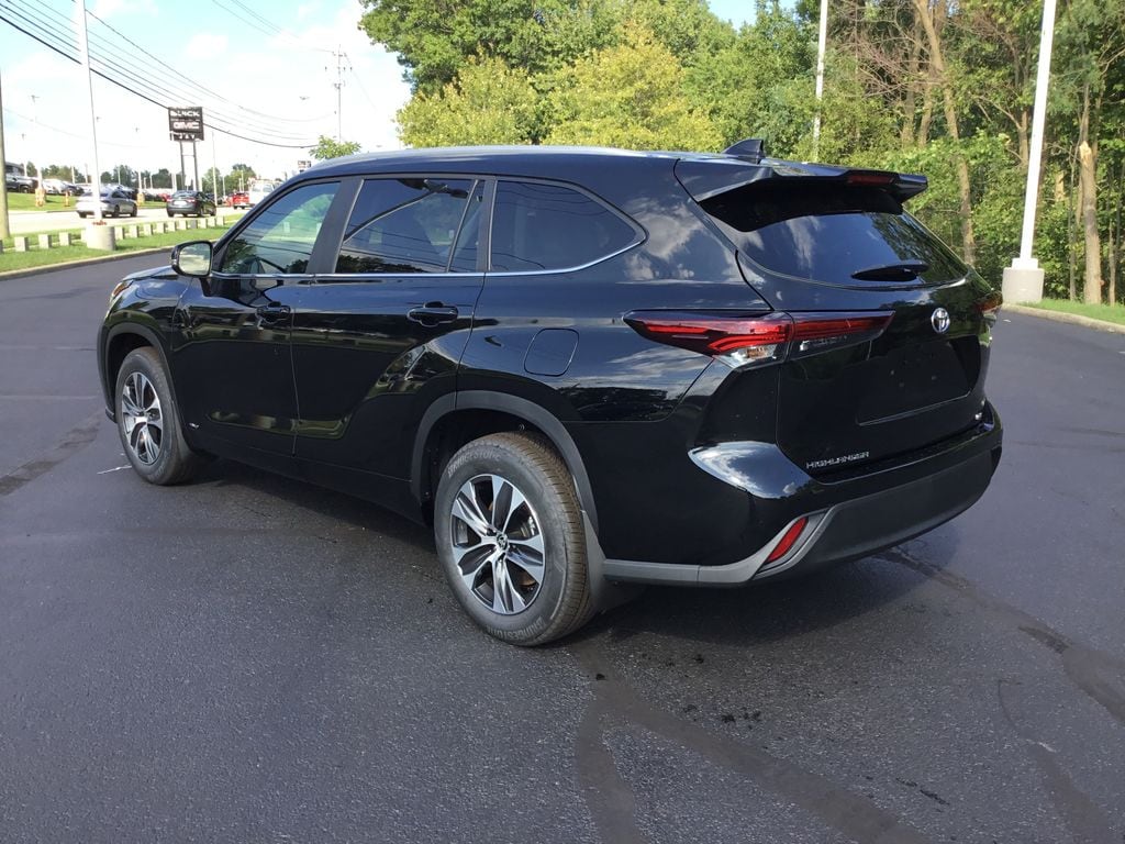 Used 2026 Toyota Highlander Hybrid XLE SUV