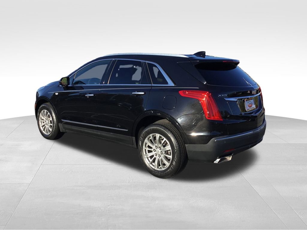 2018 Cadillac XT5 Luxury photo 2