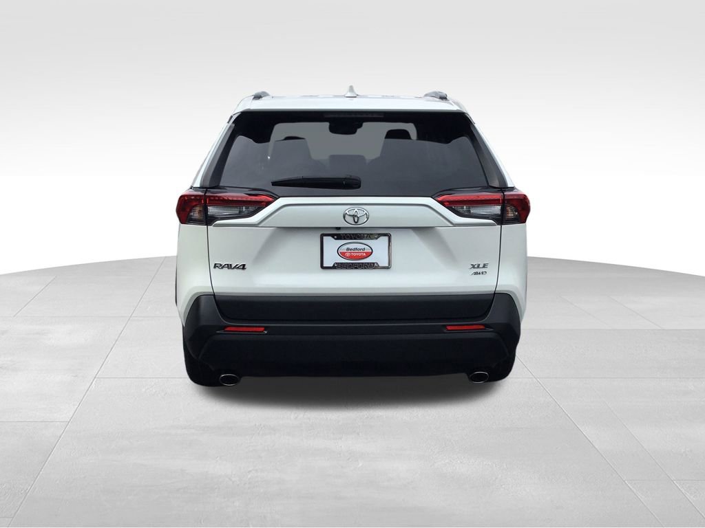 2022 Toyota RAV4 XLE Premium photo 4