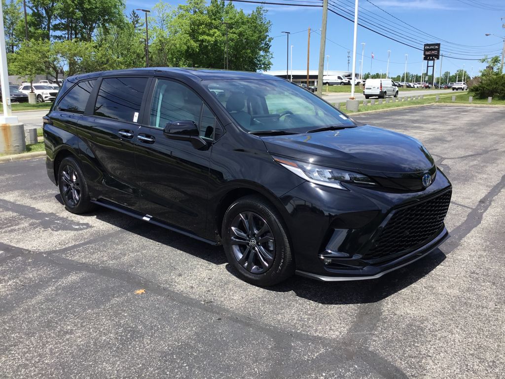 2025 Toyota Sienna XSE - Photo 7