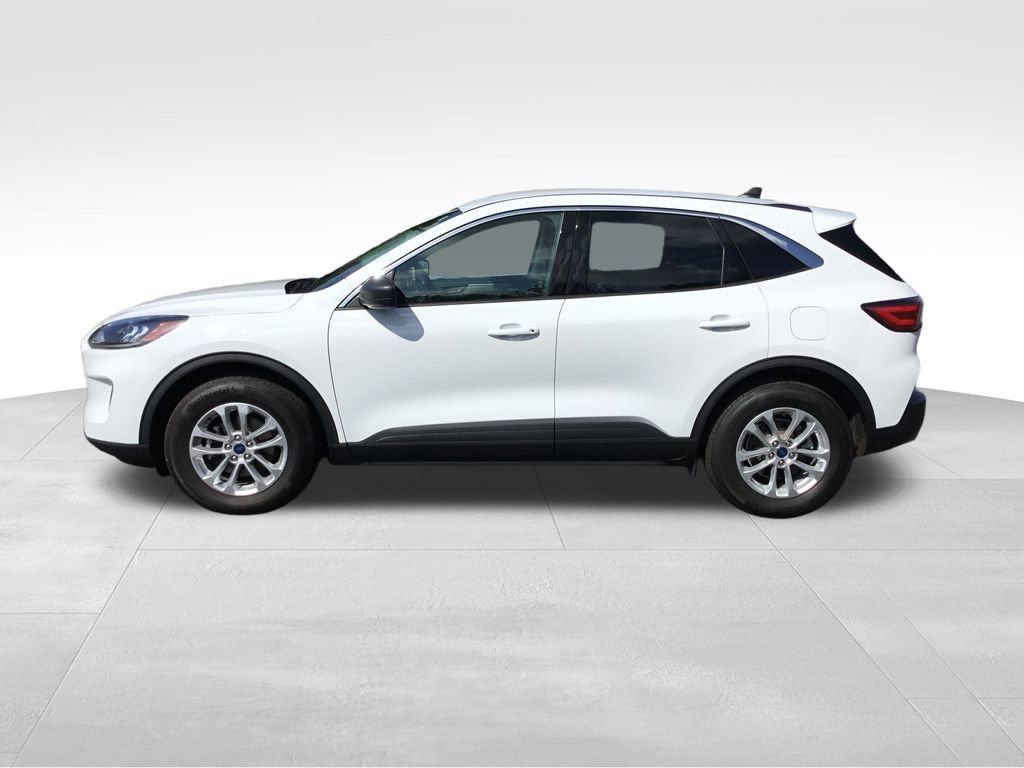 2022 Ford Escape SE photo 2