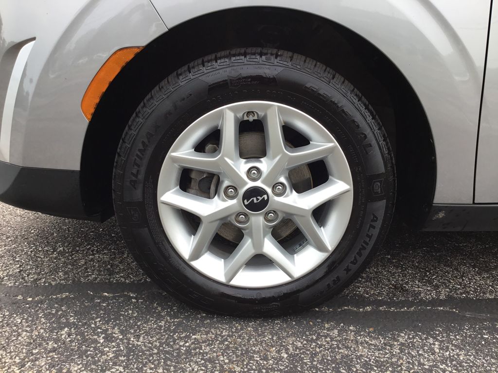 2023 Kia Soul LX - Photo 9