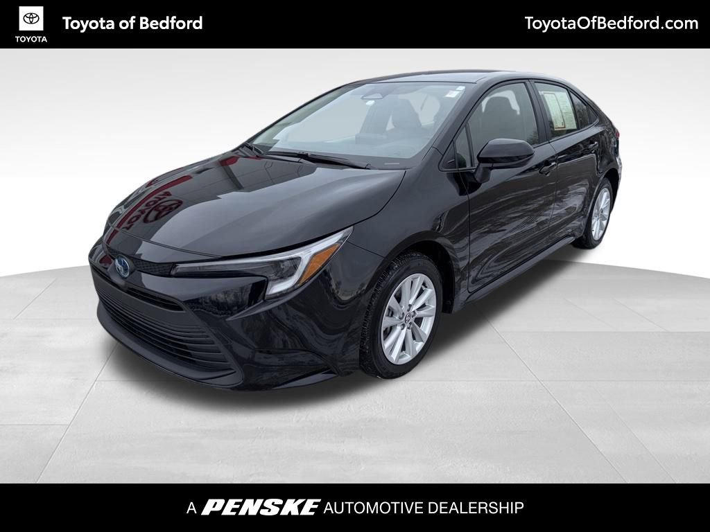 2024 Toyota Corolla LE's photo