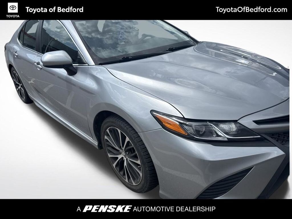 Used 2018 Toyota Camry SE Sedan