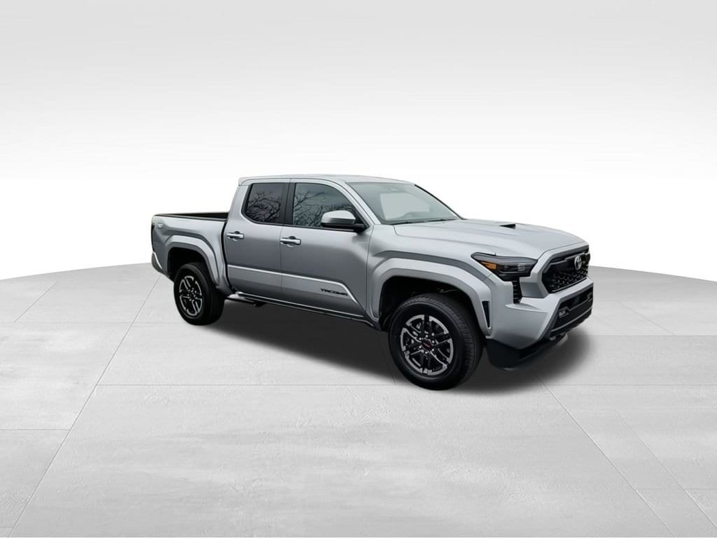 Used 2025 Toyota Tacoma TRD Sport with VIN 3TMLB5JNXSM093026 for sale in Bedford, OH