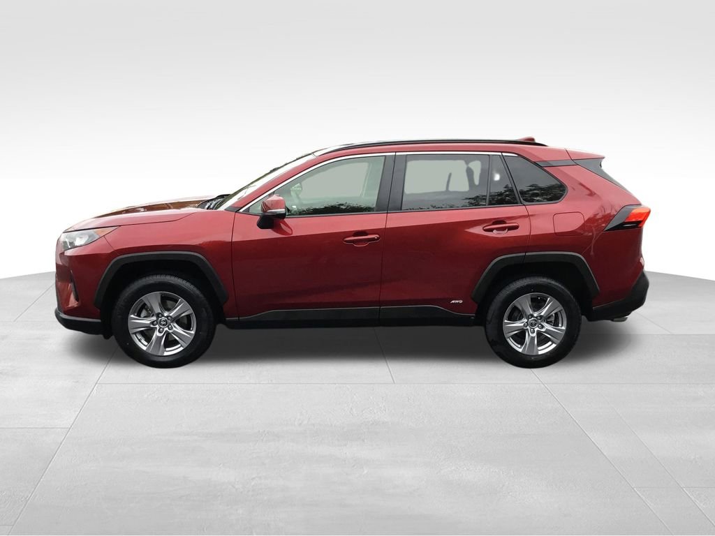 2022 Toyota RAV4 Hybrid LE photo 2