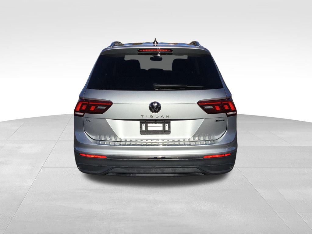 2023 Volkswagen Tiguan SE photo 3