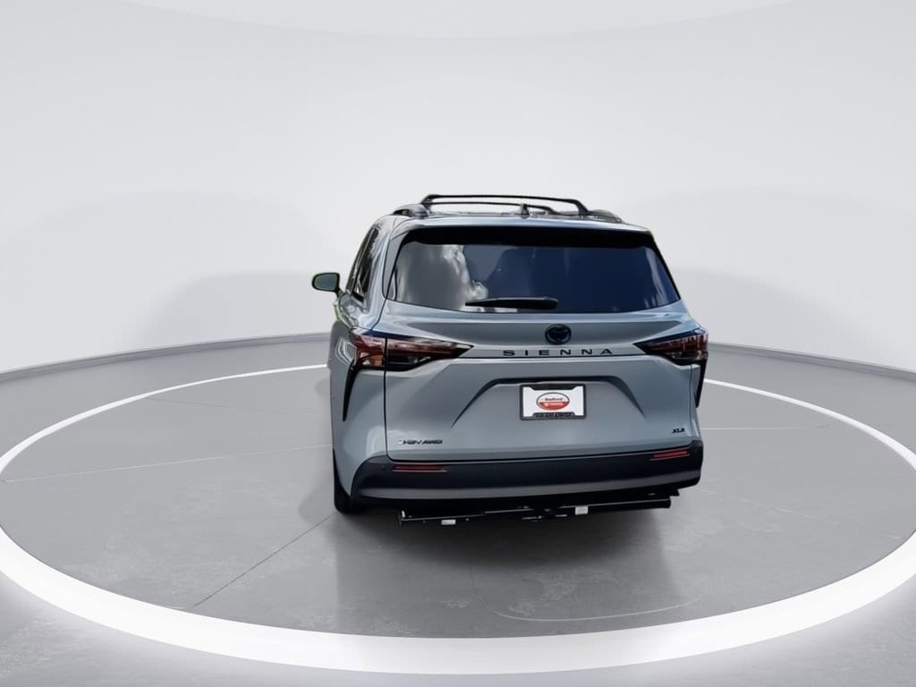 2025 Toyota Sienna Woodland Edition - Photo 7