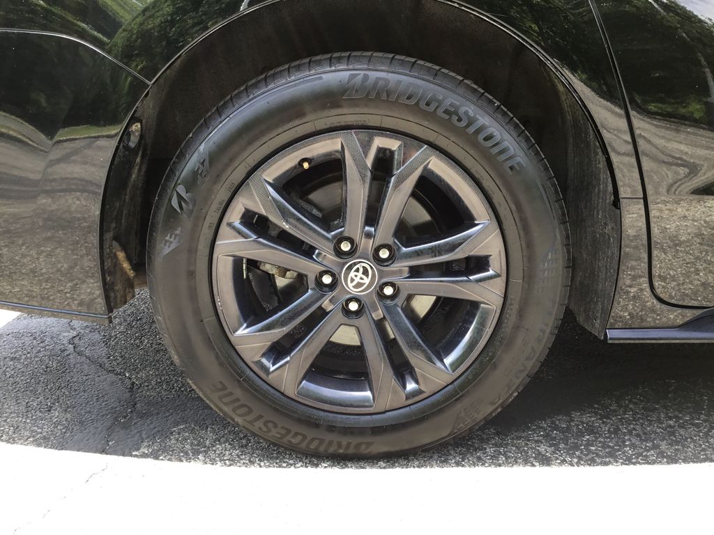 2025 Toyota Sienna XSE - Photo 11