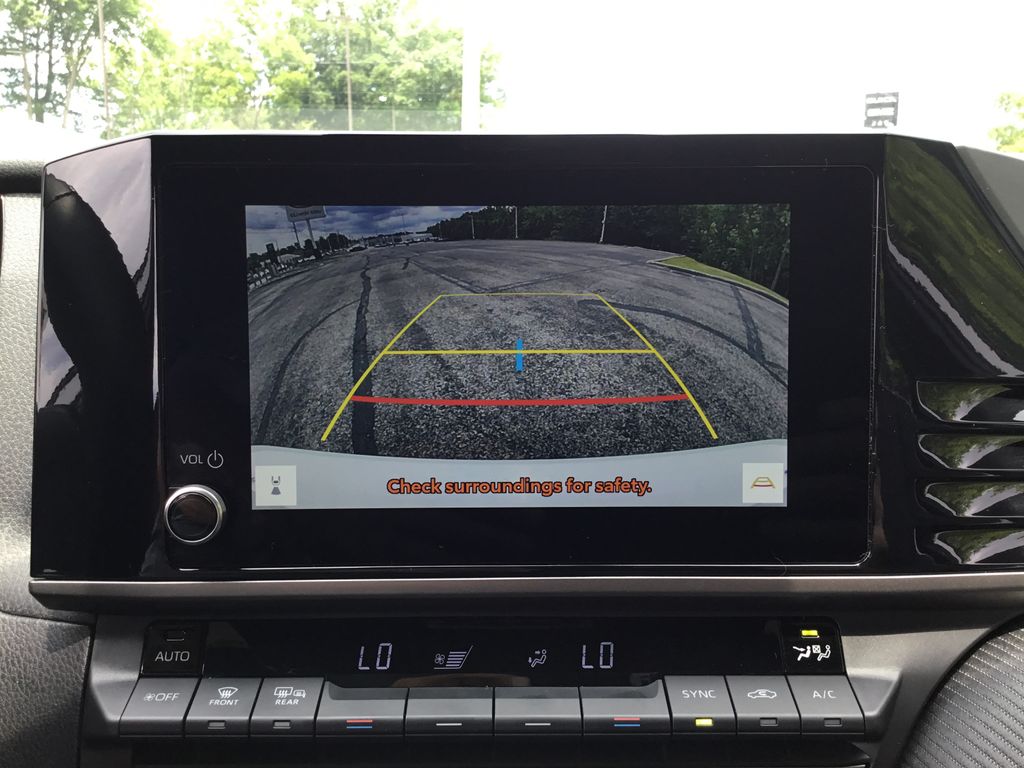2025 Toyota Camry SE - Photo 12