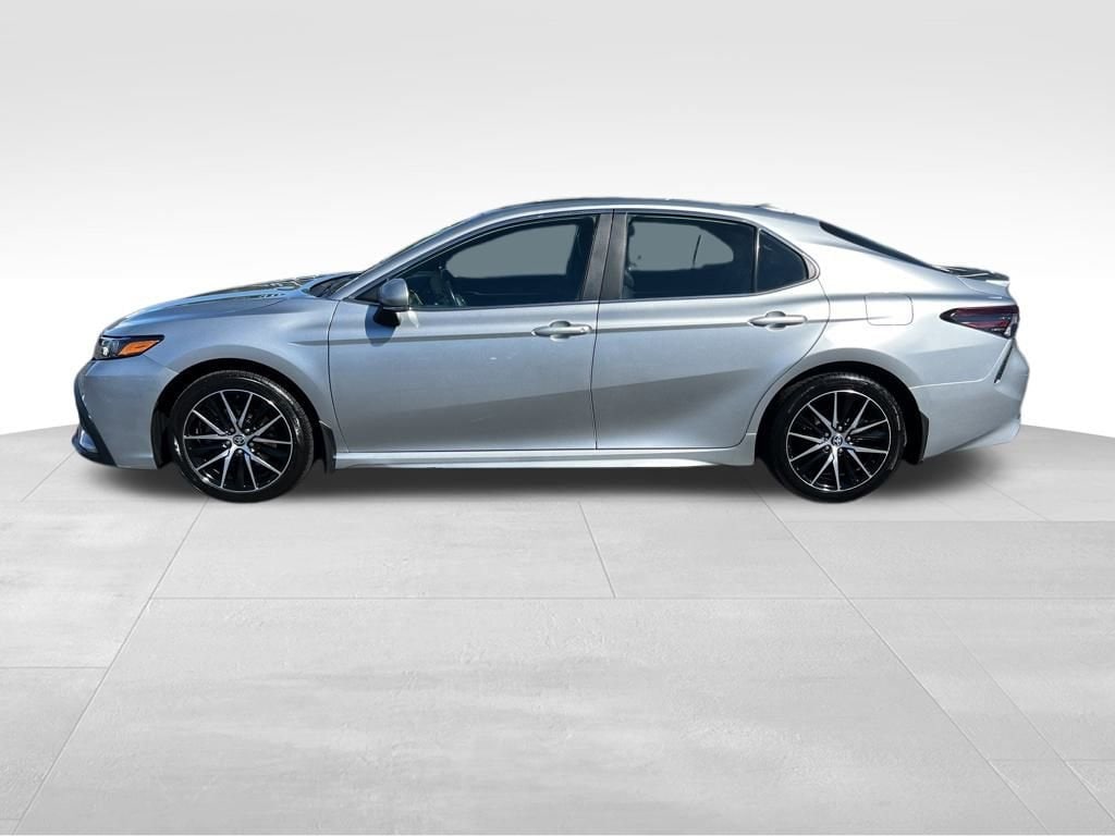Used 2023 Toyota Camry SE Sedan