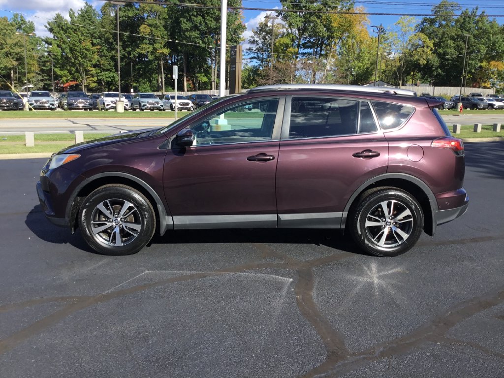Used 2017 Toyota RAV4 XLE with VIN 2T3RFREV4HW659415 for sale in Bedford, OH