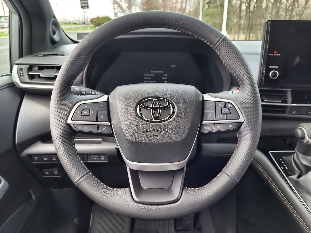 2025 Toyota Sienna Woodland Edition - Photo 14