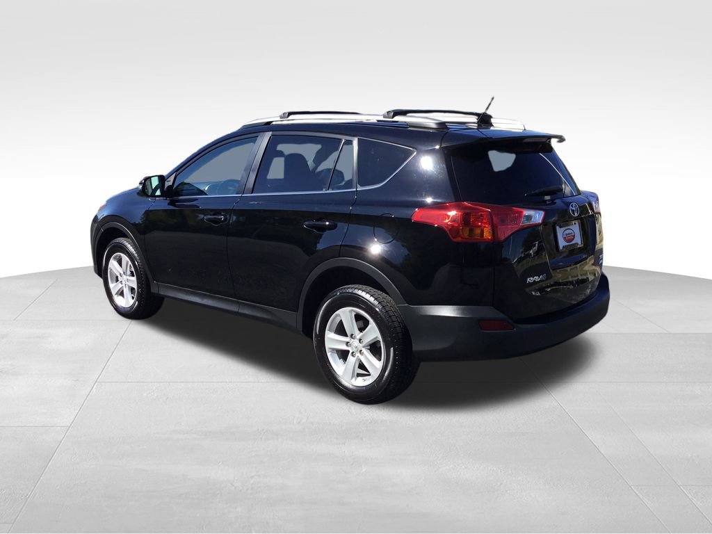 2014 Toyota RAV4 XLE photo 2