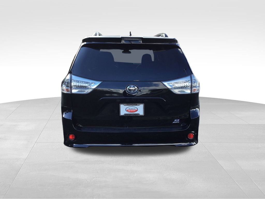 Used 2019 Toyota Sienna SE Premium Van