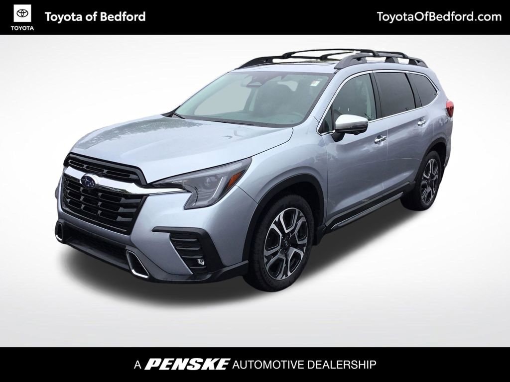 2023 Subaru Ascent Touring's photo