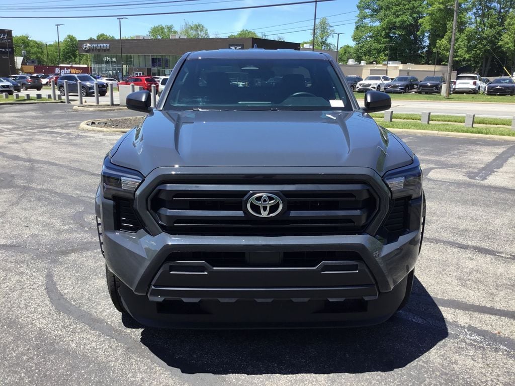 2025 Toyota Tacoma SR - Photo 8