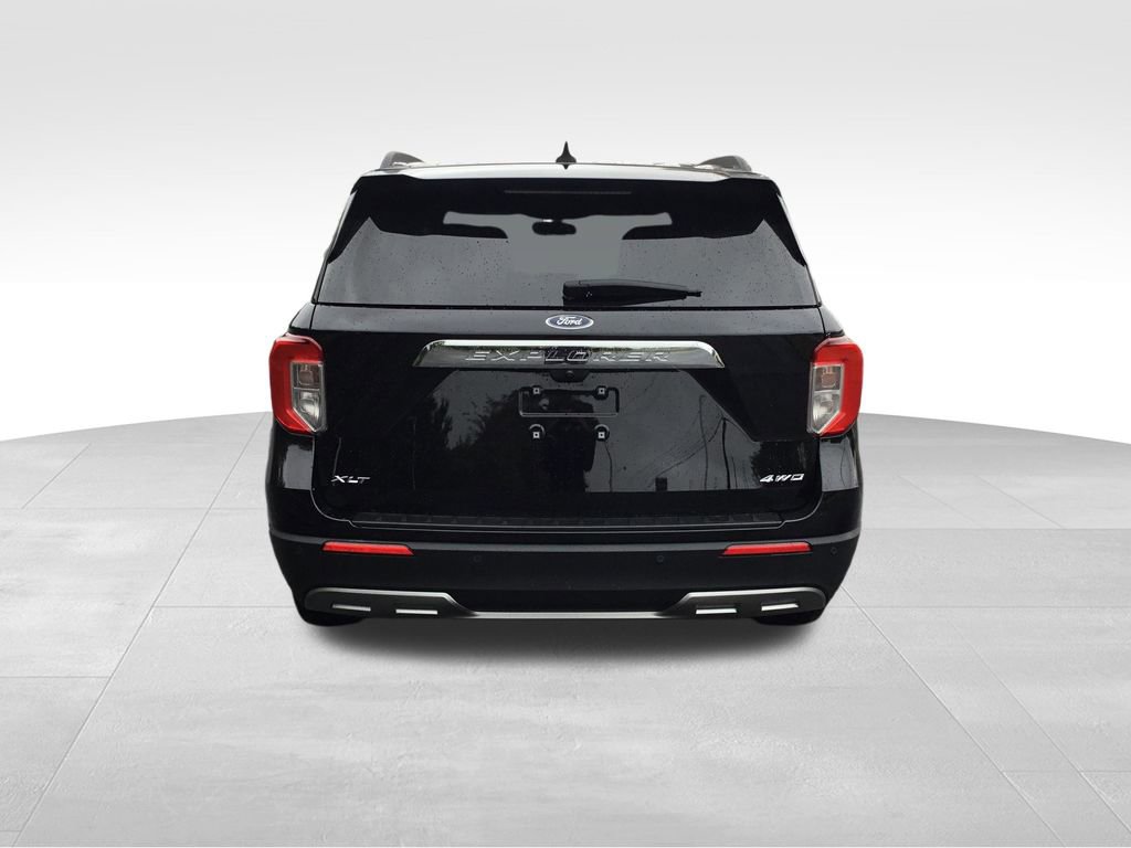 2023 Ford Explorer XLT photo 3