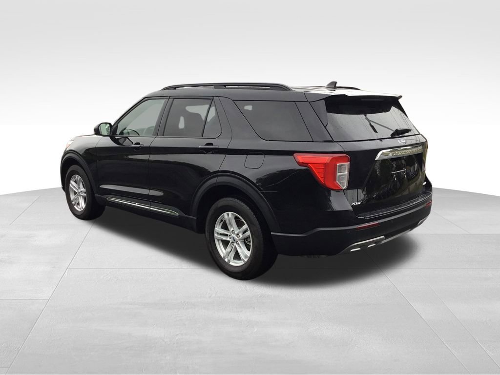 2023 Ford Explorer XLT photo 2