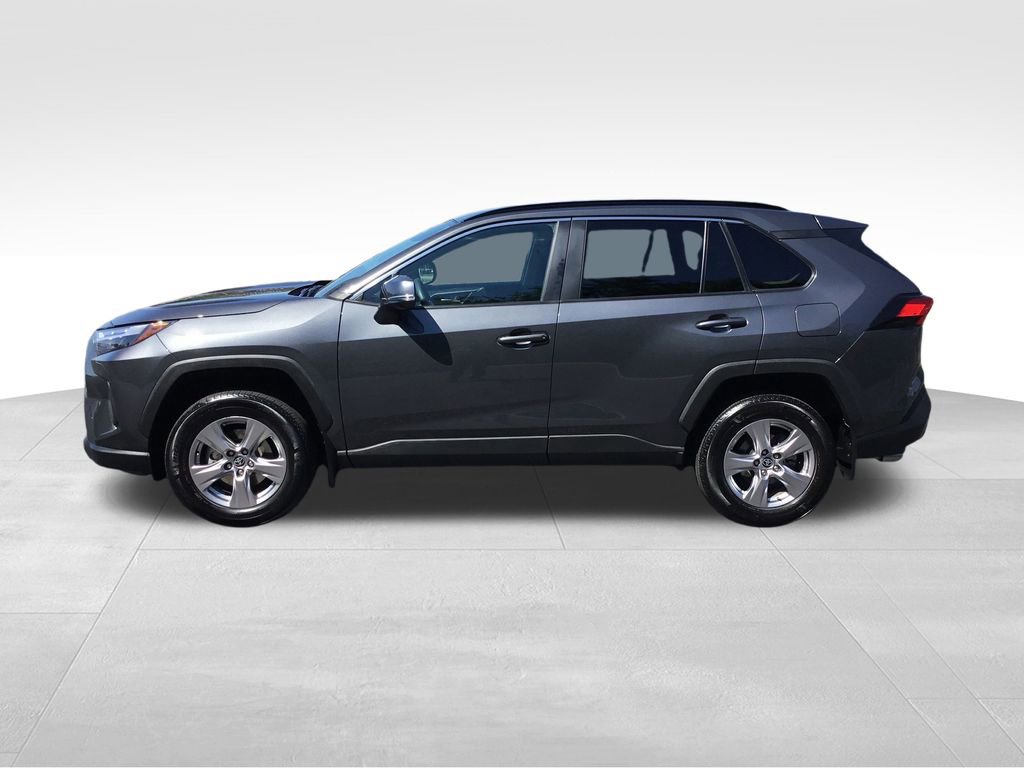 2023 Toyota RAV4 XLE photo 2