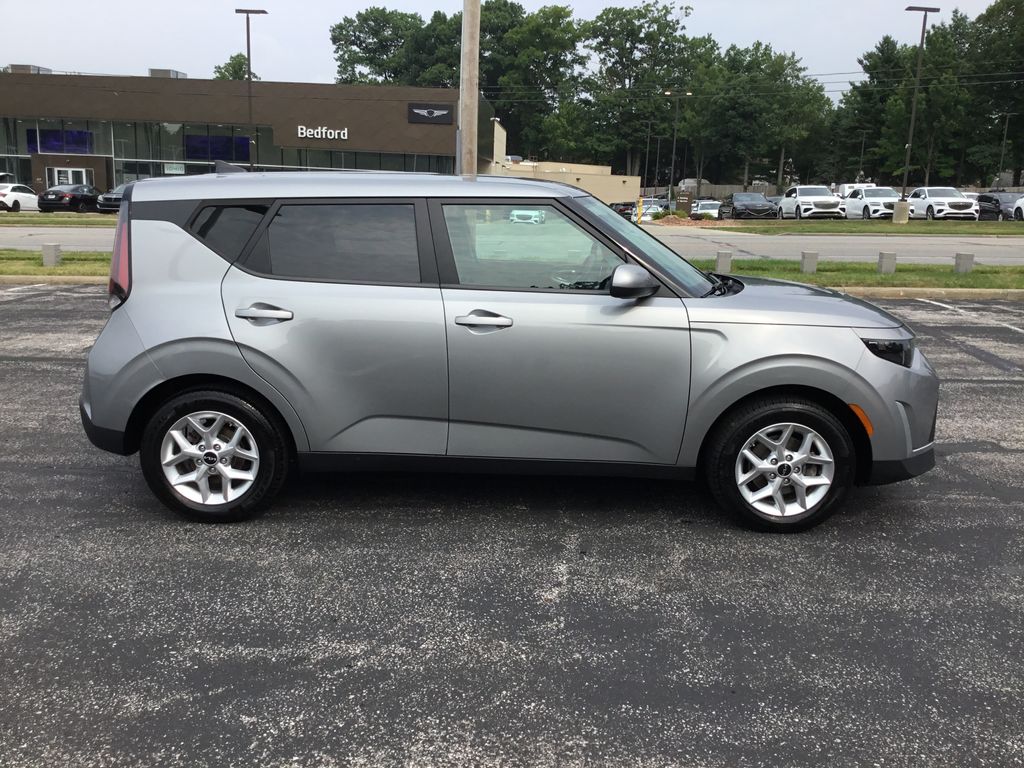 2023 Kia Soul LX - Photo 6