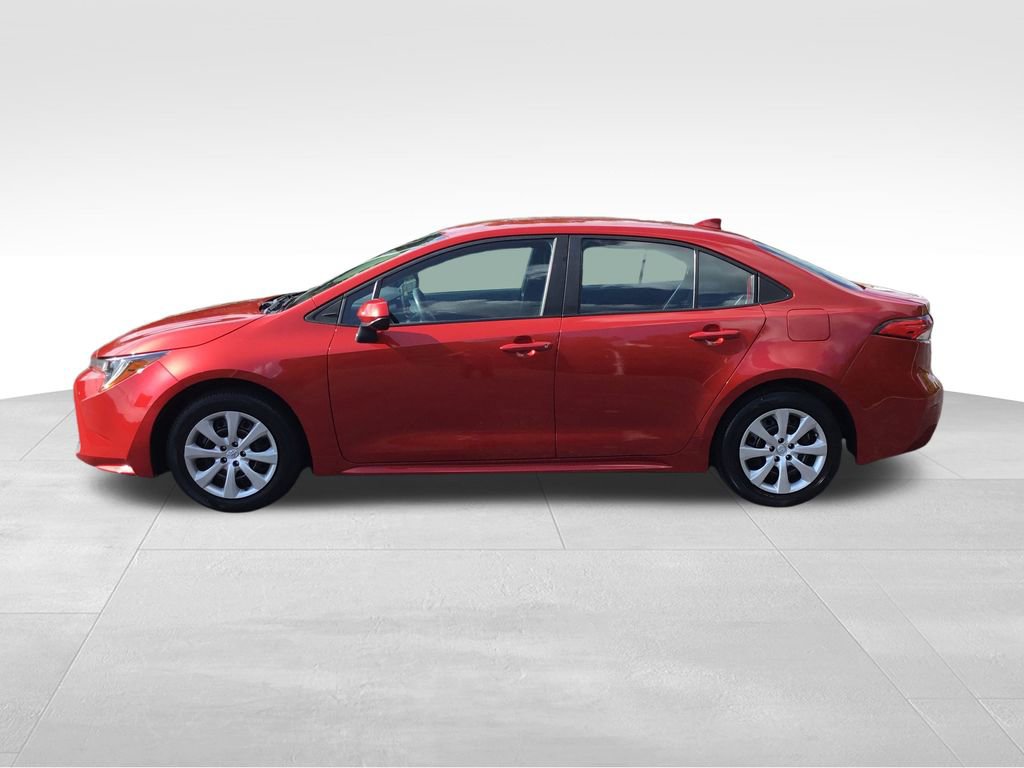 2021 Toyota Corolla LE photo 2