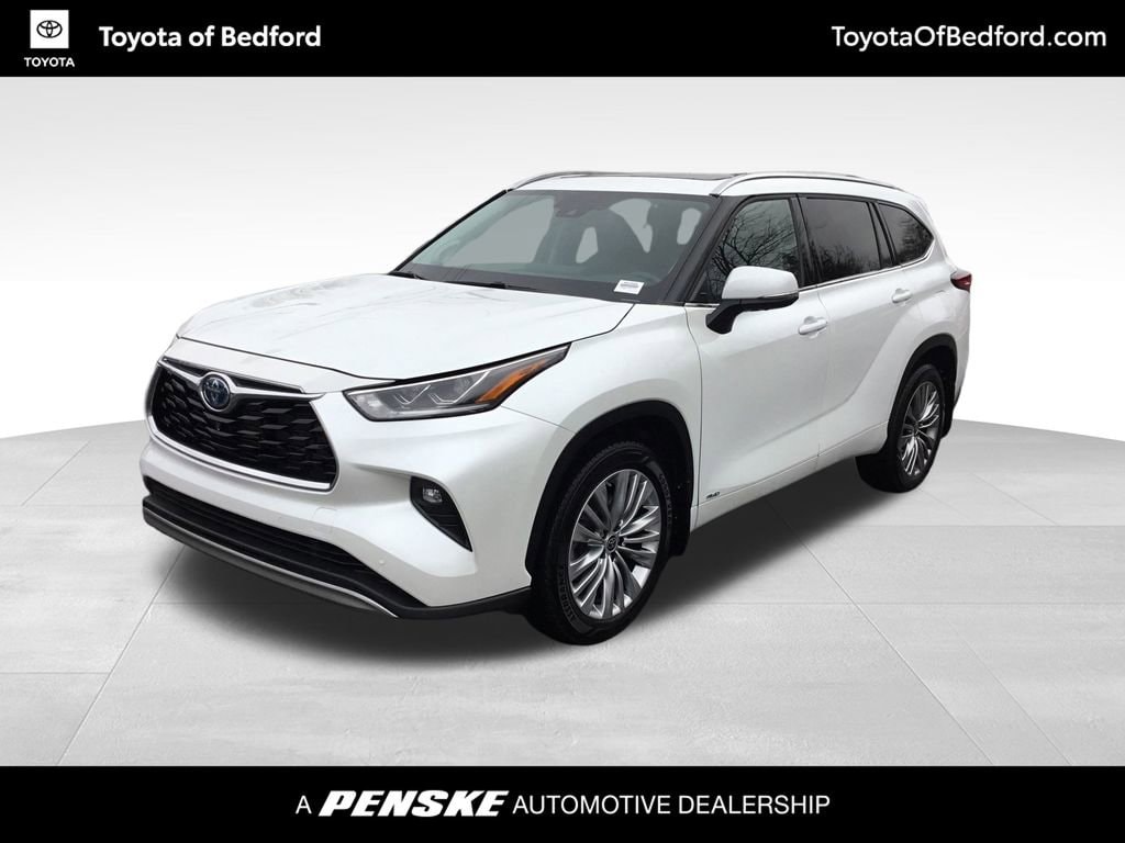 2022 Toyota Highlander Platinum's photo