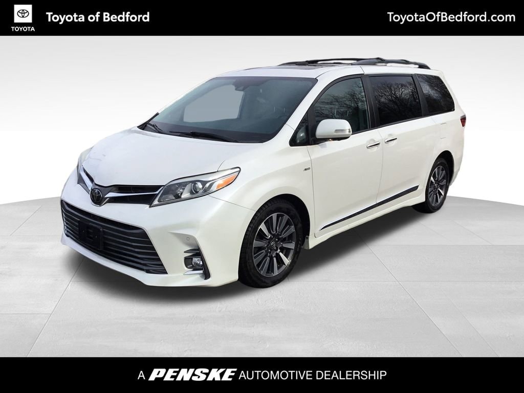 2019 Toyota Sienna Limited's photo