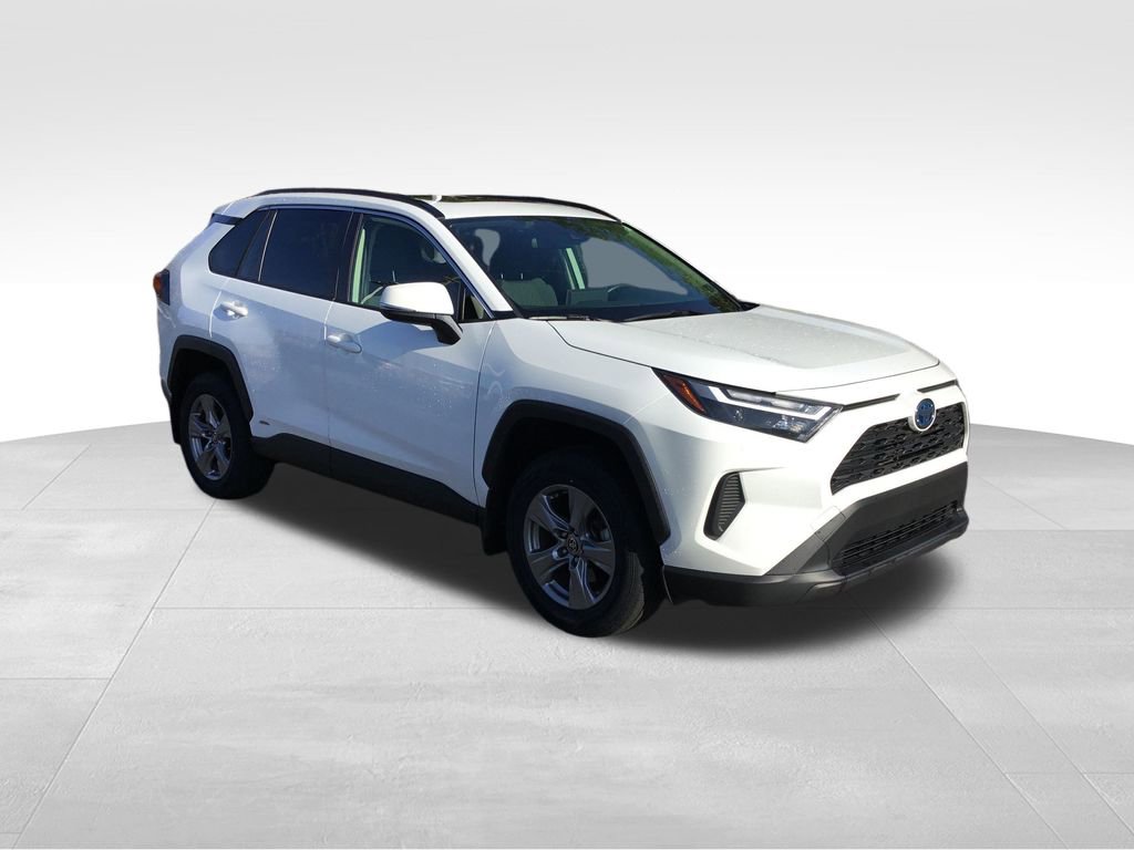 2022 Toyota RAV4 Hybrid XLE photo 2