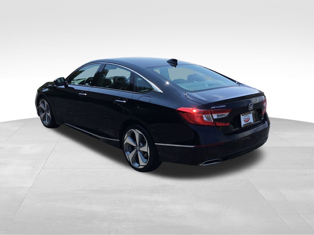 2018 Honda Accord Touring photo 3