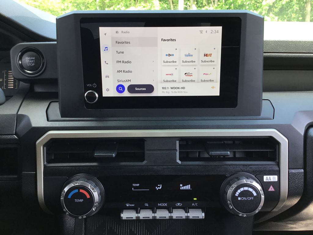 2025 Toyota Tacoma SR - Photo 18