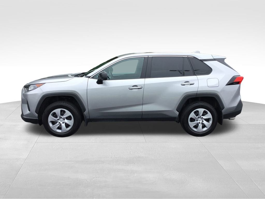 Used 2022 Toyota RAV4 LE with VIN 2T3F1RFVXNC307985 for sale in Bedford, OH