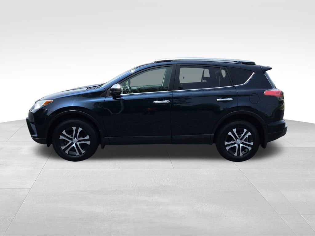 Used 2018 Toyota RAV4 LE with VIN JTMBFREVXJJ212223 for sale in Bedford, OH
