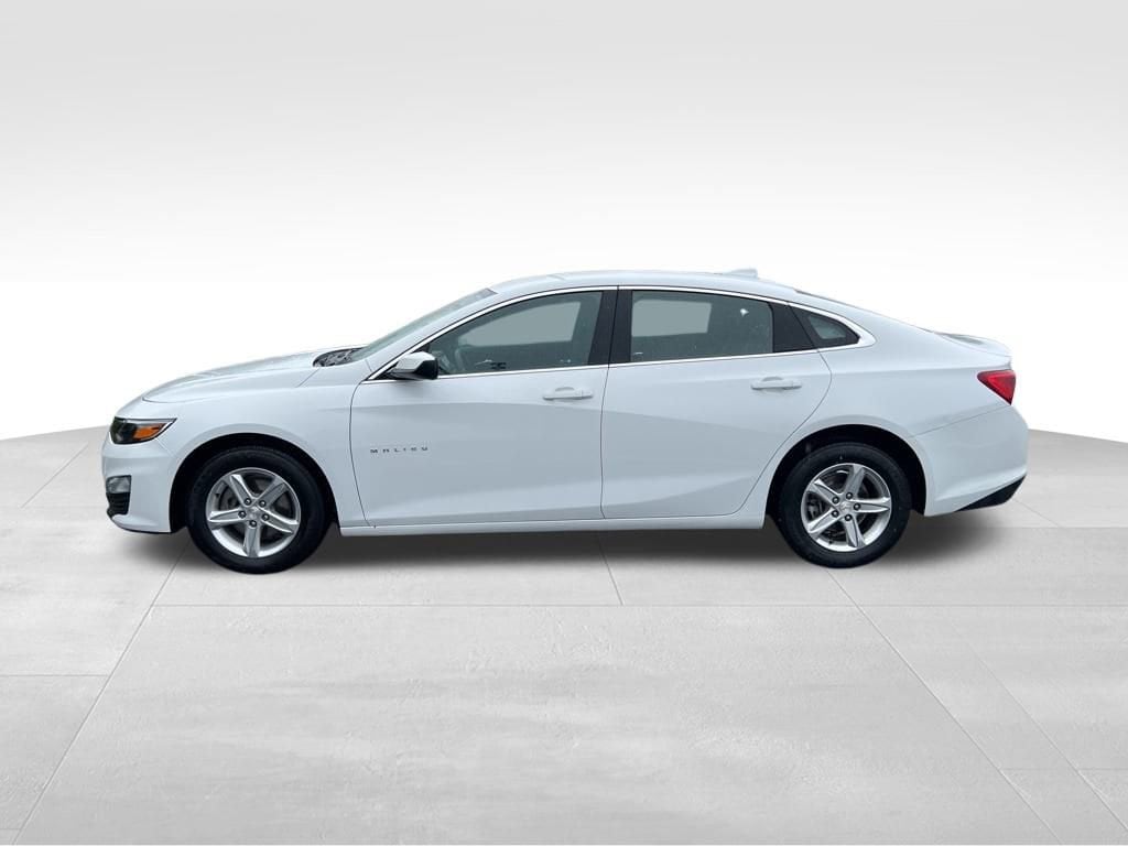 Used 2024 Chevrolet Malibu 1LT with VIN 1G1ZD5ST6RF117715 for sale in Bedford, OH